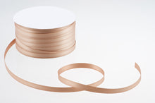 Laden Sie das Bild in den Galerie-Viewer, Satinband 3 mm breit in 23 Farben 1 Rolle mit 50 Meter
