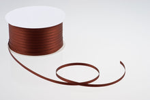 Laden Sie das Bild in den Galerie-Viewer, Satinband 3 mm breit in 23 Farben 1 Rolle mit 50 Meter
