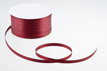 Laden Sie das Bild in den Galerie-Viewer, Satinband 6 mm breit in 23 Farben 1 Rolle mit 50 Meter
