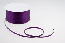 Laden Sie das Bild in den Galerie-Viewer, Satinband 3 mm breit in 23 Farben 1 Rolle mit 50 Meter
