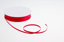 Laden Sie das Bild in den Galerie-Viewer, Satinband 3 mm breit in 23 Farben 1 Rolle mit 50 Meter
